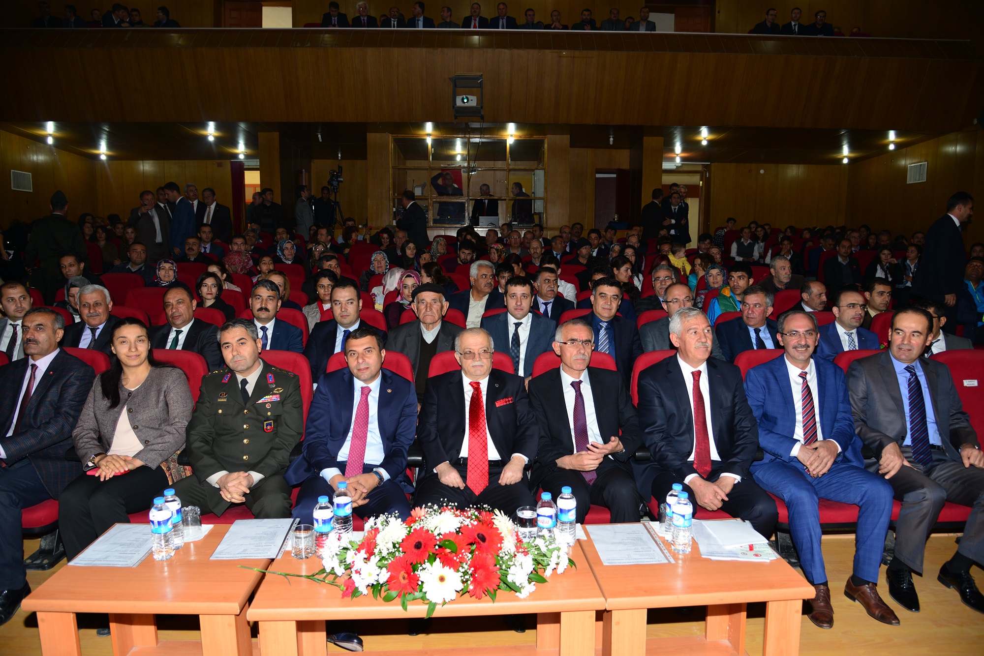 KÜLTÜR MERKEZİNDE ÖĞRETMENLER GÜNÜ KUTLANDI