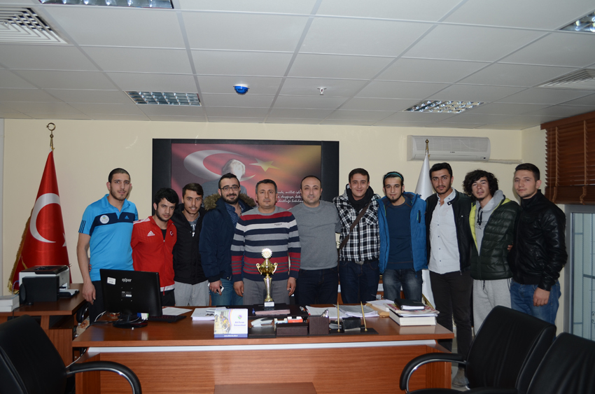 AHİ EVRAN ÜNİVERSİTESİ VOLEYBOL TAKIMI YARI FİNALDE OYNAYACAK