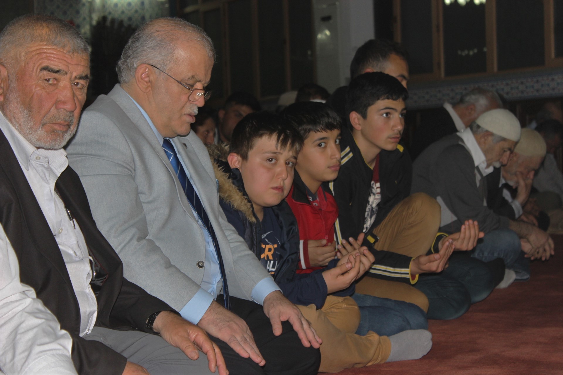 KIRŞEHİR’DE HOCA AHMED YESEVİ CAMİİ MERKEZLİ REGAİP KANDİLİ KARŞILANDI