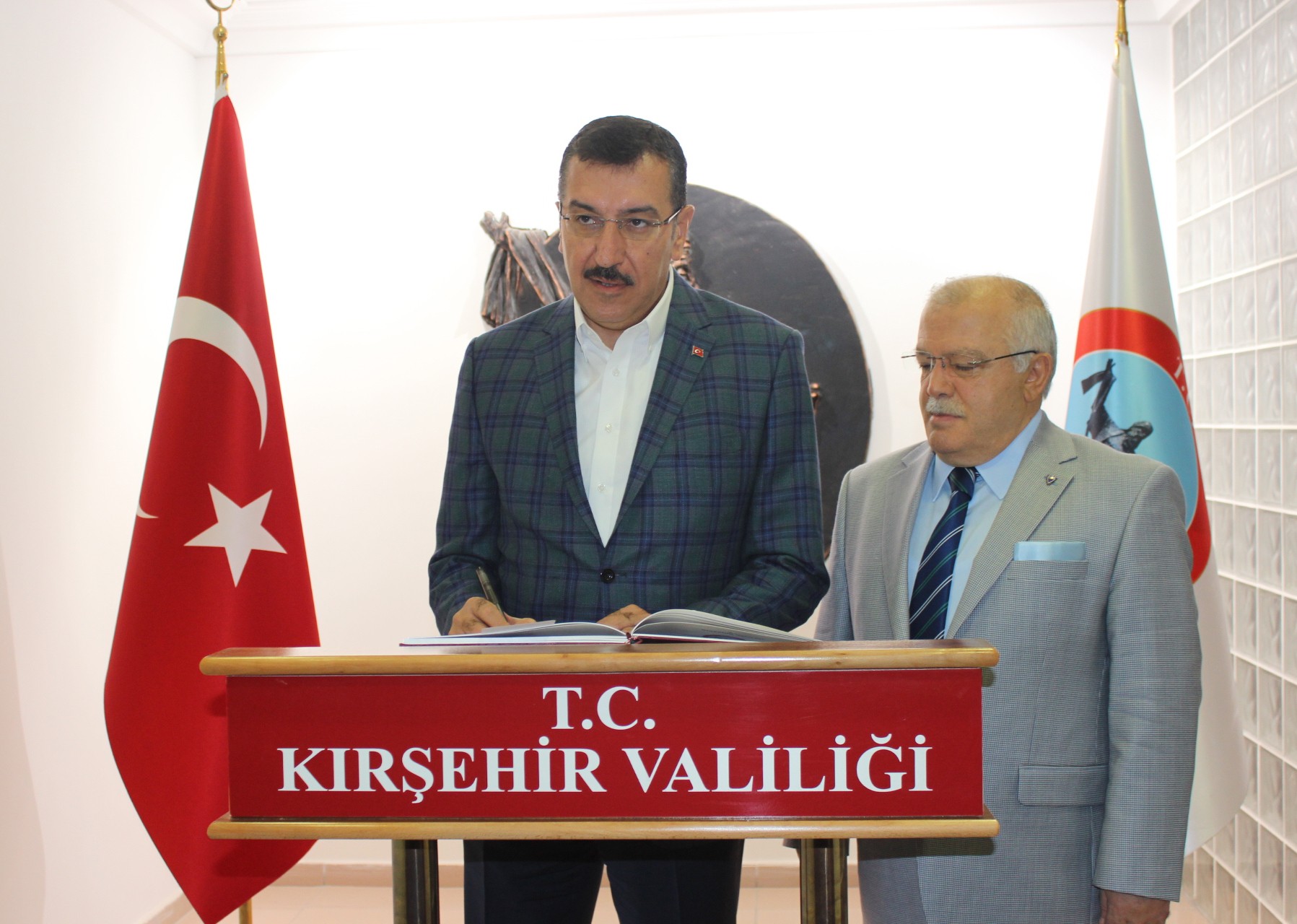 BAKAN TÜFENKCİ: “FETULLAHÇI YAPI İHANET ETMEYİ KENDİSİNE HİZMET EDİNMİŞ”
