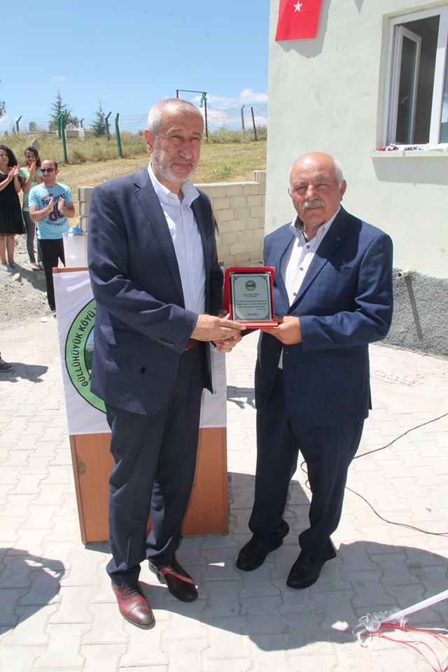 Güllühüyük’te Köy Konağı ve Mescit Açıldı