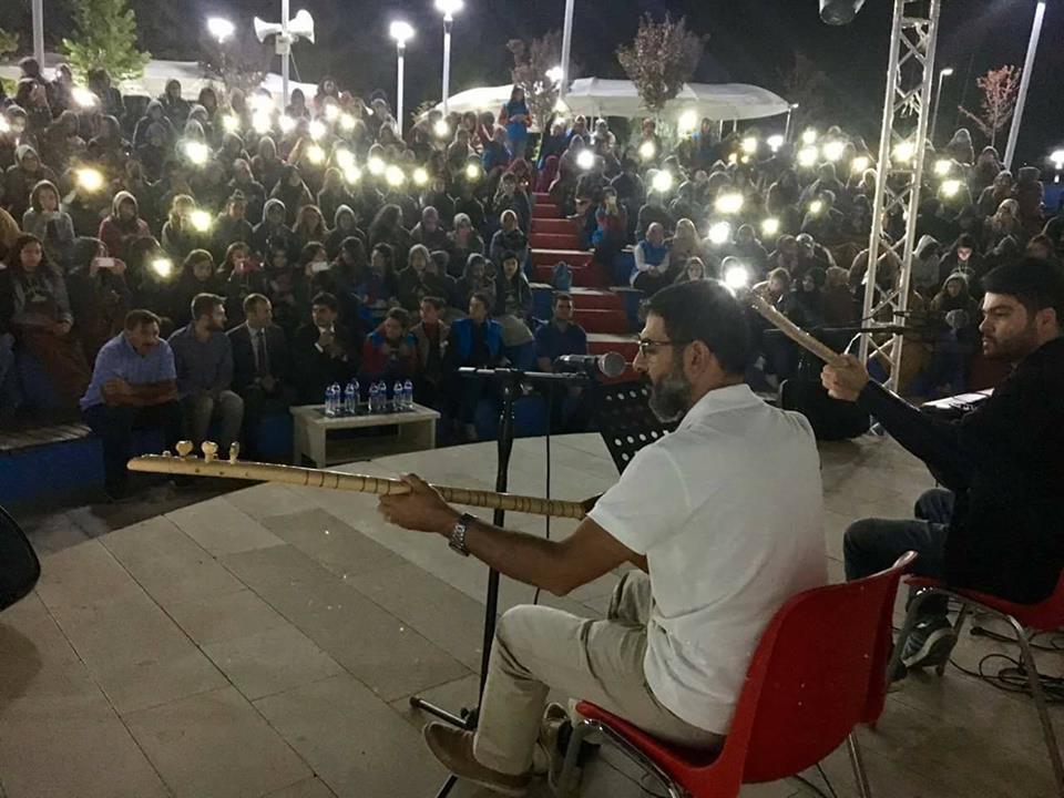 Gençler, Neşet Ertaşı Andı