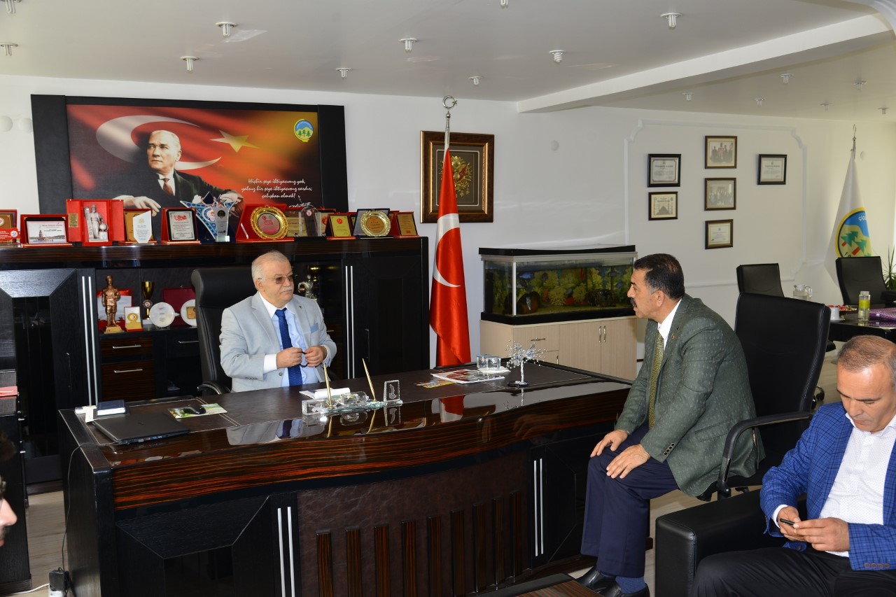 Şentürk’ten İlçelere Veda Ziyareti
