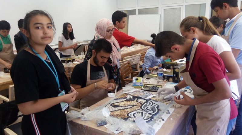 “Özel Yetenekliler Arkeoloji ile Tarihe Dokunuyor” Projesi Öğrencileri Kırşehir’de
