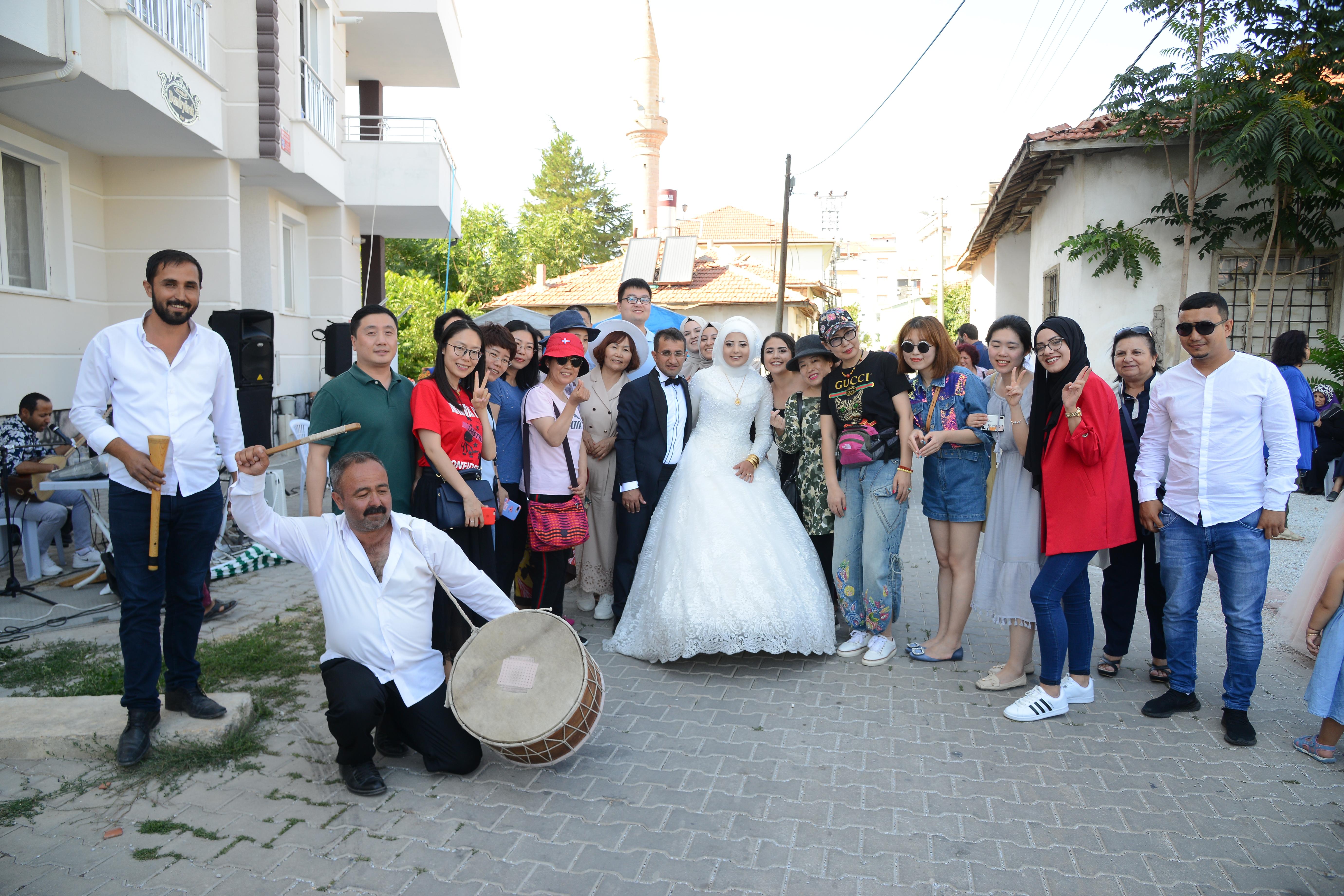 Çinli turistler Kırşehir’de yöresel düğünde eğlendi