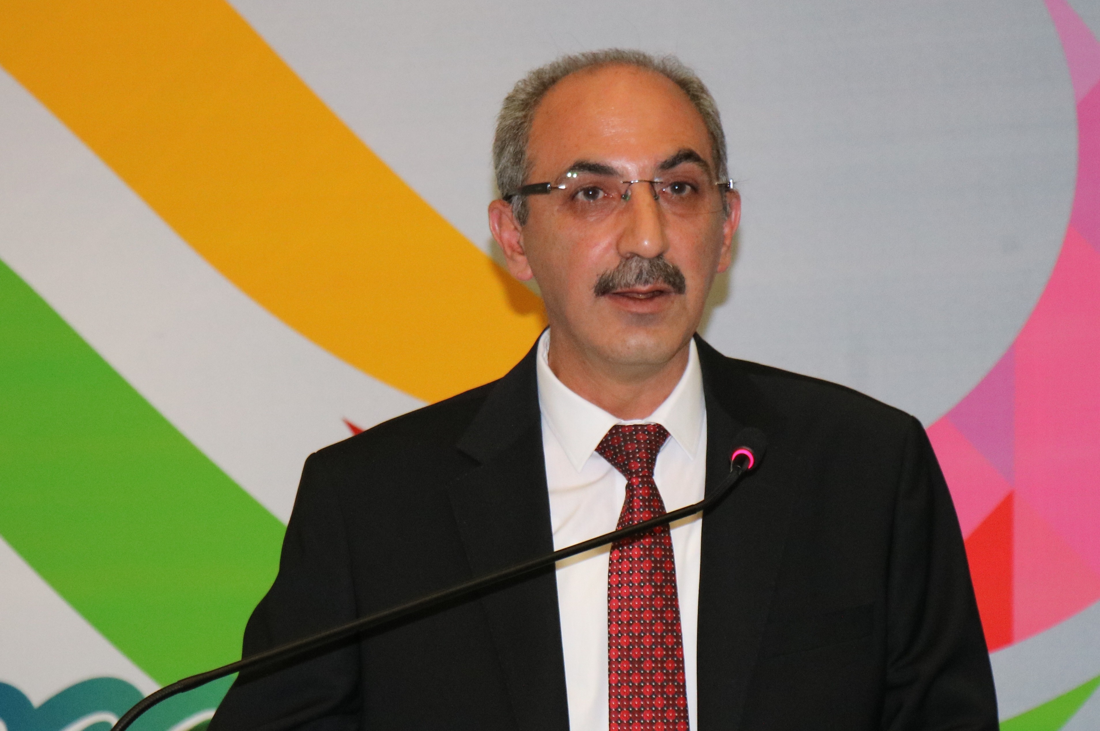 KAEÜ’si Rektörü Vatan Karakaya: “Üniversite hocaları kavga yapmaz”
