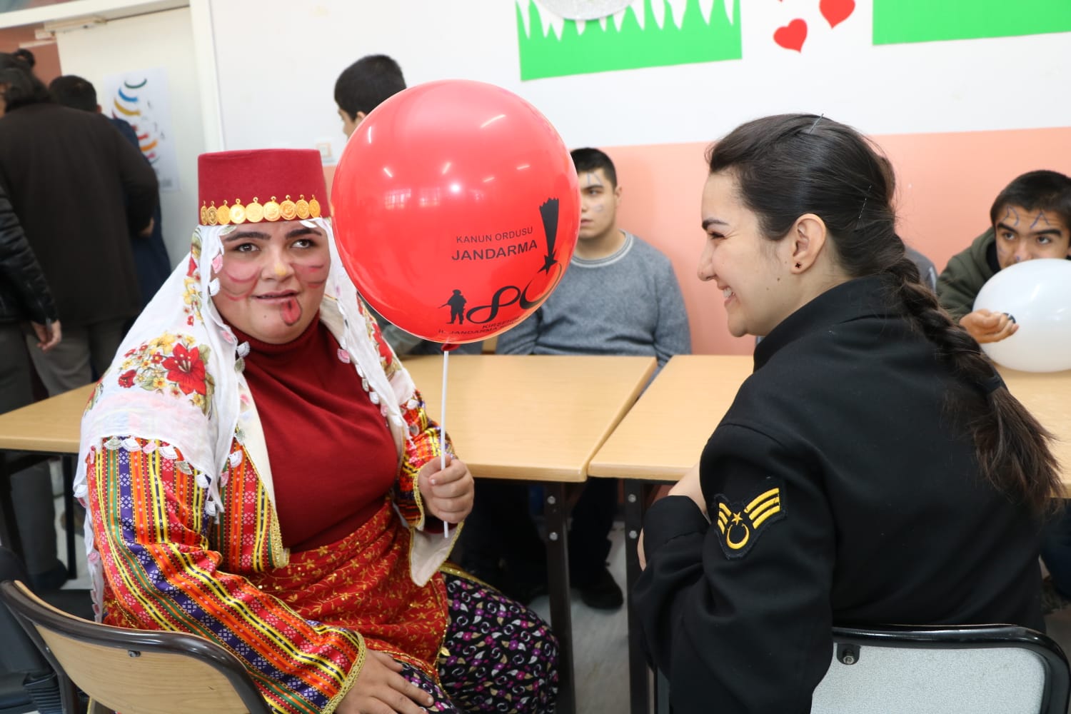 Kırşehir’de Jandarma Ekipleri Engelli Öğrencilerle Buluştu