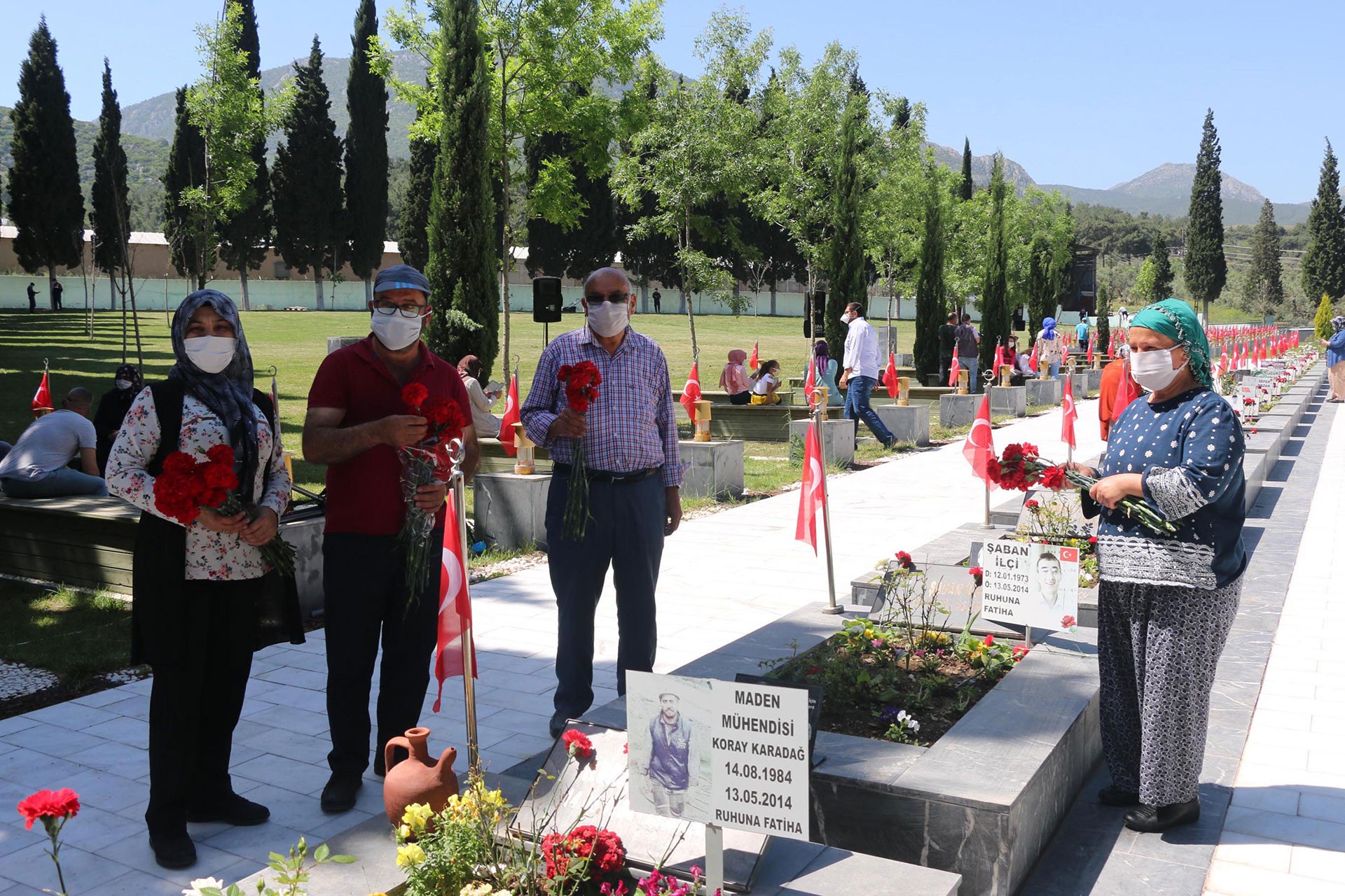 Yaşamını Yitiren 301 Maden İşçisi 6. Yılında Mezarı Başında Anıldı