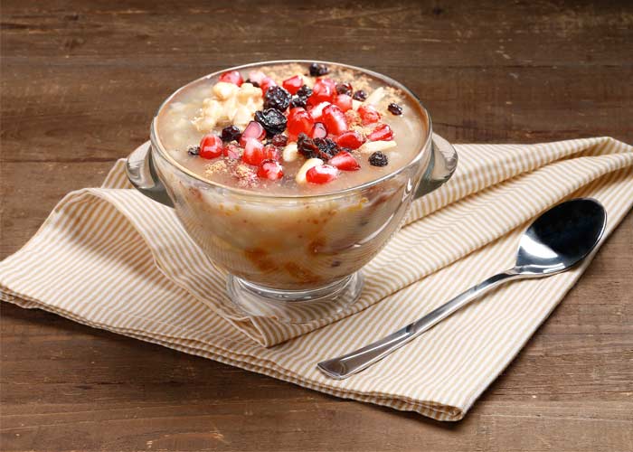 Aşure kazanları kaynamaya başladı.