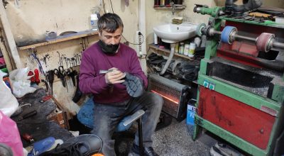 Ayakkabı Alamayan Vatandaş Tamire Yöneldi