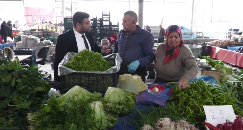 Kırşehir’de ilkokul aşkıyla başlayan hayat, pazarda 43 yıldır el ele devam ediyor