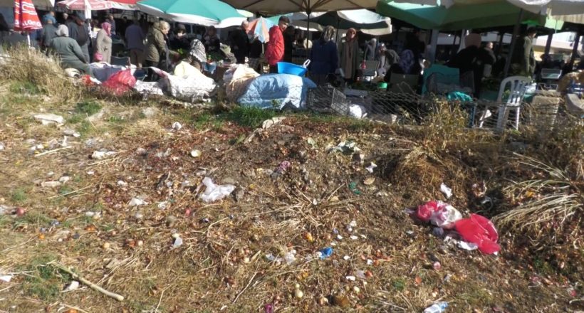 Kırşehir Belediyesi temizliyor, vatandaşlar sorumsuz davranıyor!.. Bu kadarına da pes artık