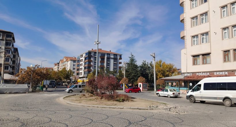 Kırşehir pazaryeri kavşağı yılan hikâyesine döndü