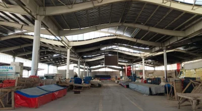 Kırşehir’de Yol Kavşağı Yapılıyor, Pazaryeri Isınmayı Bekliyor